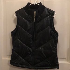 Old Navy ladies puffer vest